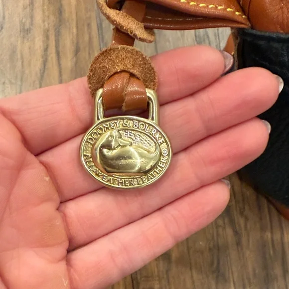 Dooney & Bourke Vintage Awl Leather Dopp Kit Collapsible Toiletry Bag - Picture 3 of 4